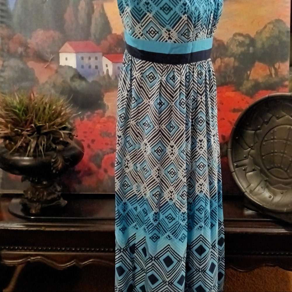 White House Black Market Midi - Picture 6 of 7